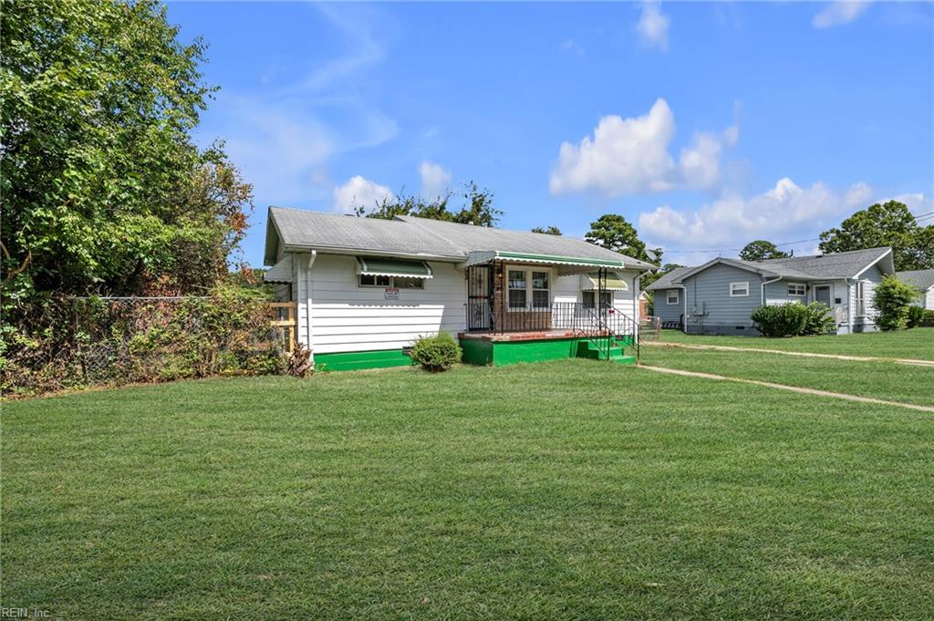 Photo of 904 Hancock Avenue, Portsmouth, VA 23701 (MLS # 10652635)
