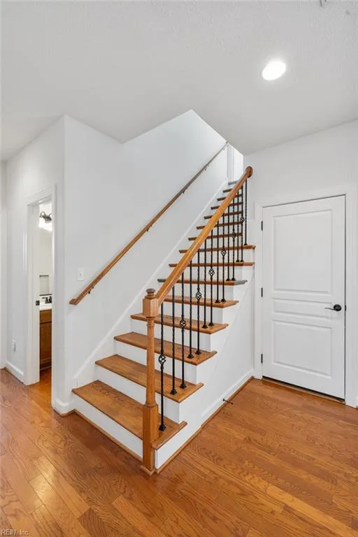 Virginia Beach, Virginia 23456, United States, 4 Bedrooms Bedrooms, ,4 BathroomsBathrooms,Residential,Active,82524