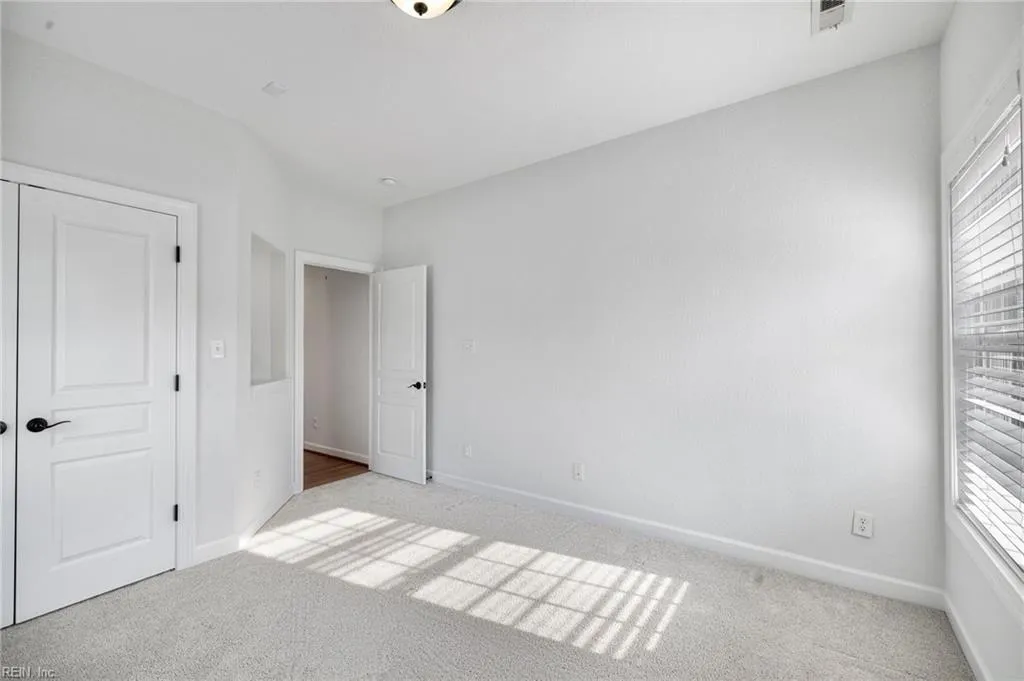 Virginia Beach, Virginia 23456, United States, 4 Bedrooms Bedrooms, ,4 BathroomsBathrooms,Residential,Active,82524