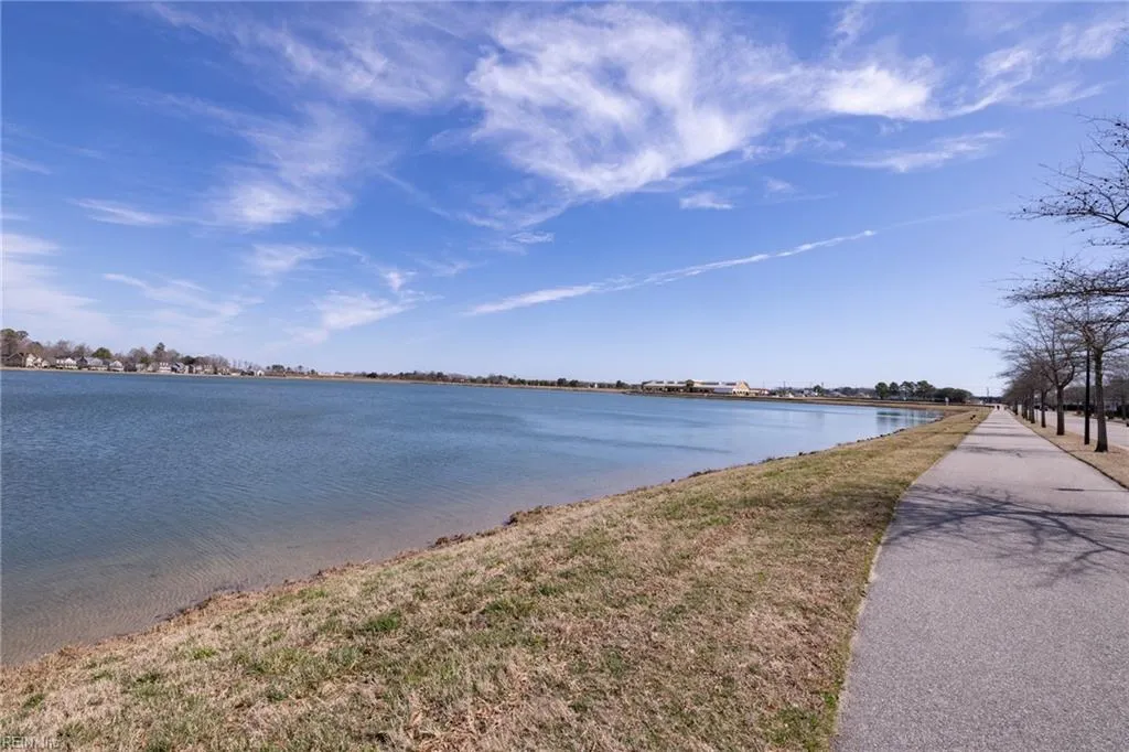 Virginia Beach, Virginia 23456, United States, 4 Bedrooms Bedrooms, ,4 BathroomsBathrooms,Residential,Active,82524