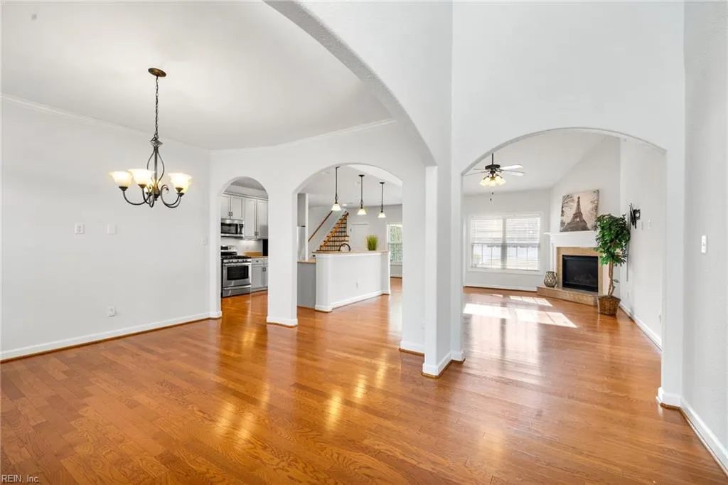 Virginia Beach, Virginia 23456, United States, 4 Bedrooms Bedrooms, ,4 BathroomsBathrooms,Residential,Active,82524