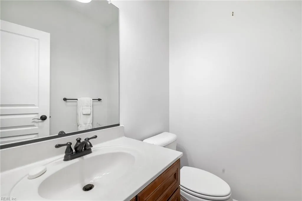 Virginia Beach, Virginia 23456, United States, 4 Bedrooms Bedrooms, ,4 BathroomsBathrooms,Residential,Active,82524