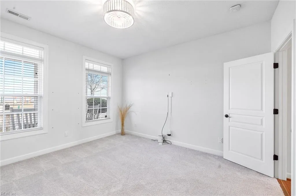 Virginia Beach, Virginia 23456, United States, 4 Bedrooms Bedrooms, ,4 BathroomsBathrooms,Residential,Active,82524