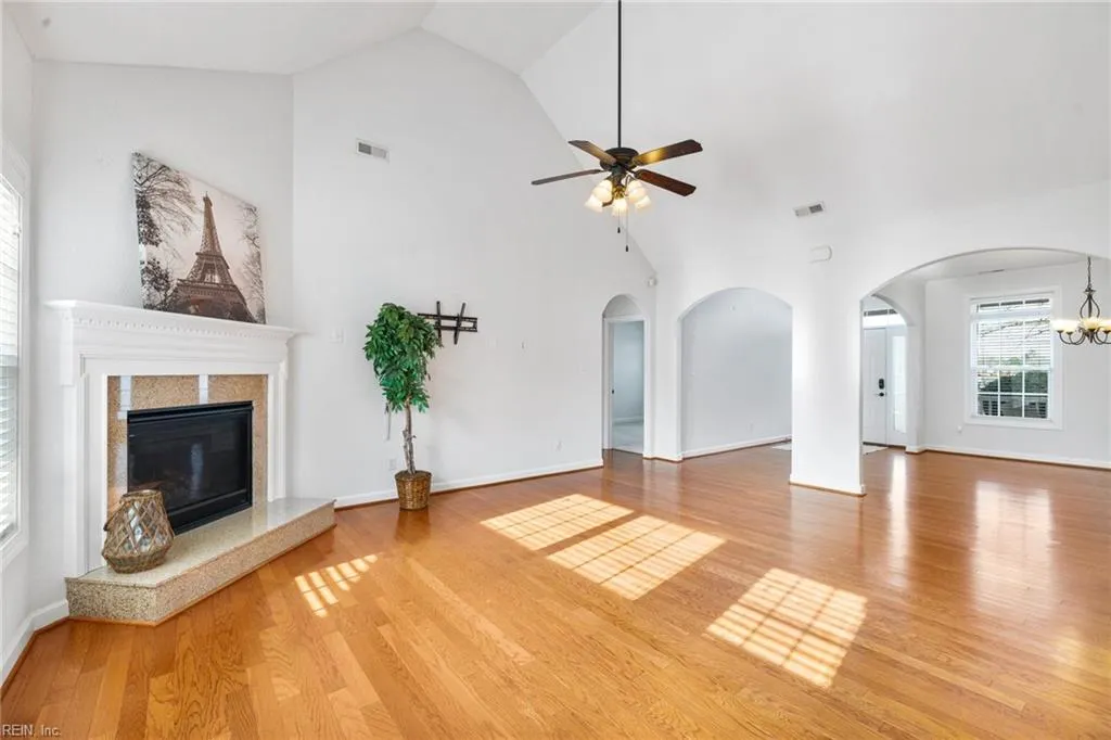 Virginia Beach, Virginia 23456, United States, 4 Bedrooms Bedrooms, ,4 BathroomsBathrooms,Residential,Active,82524