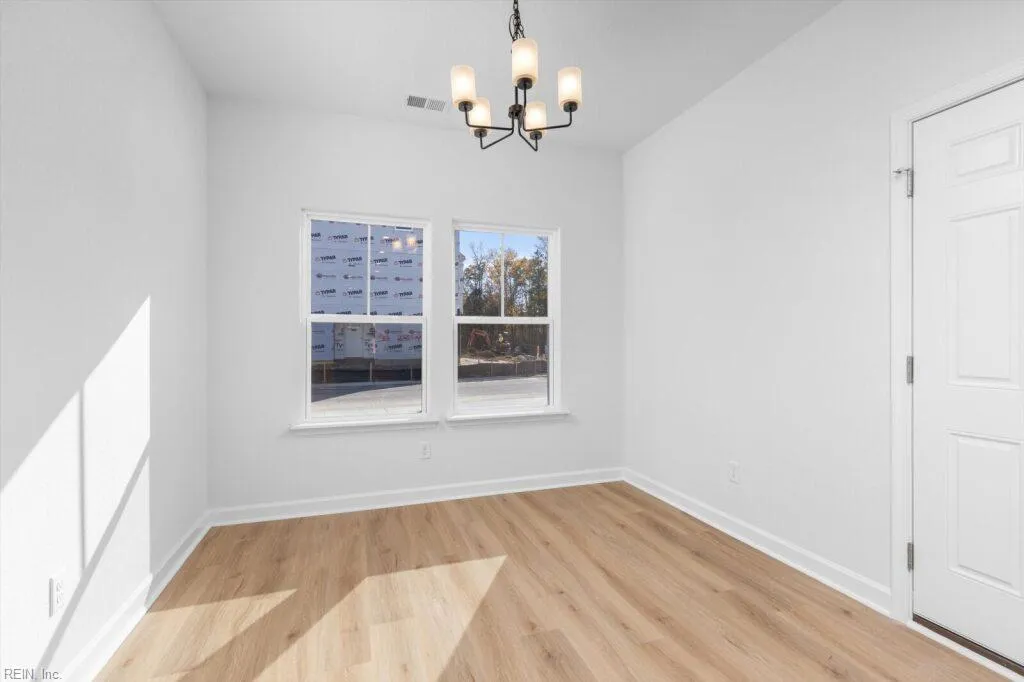 Suffolk, Virginia 23435, United States, 2 Bedrooms Bedrooms, ,3 BathroomsBathrooms,Residential,Pending,194390