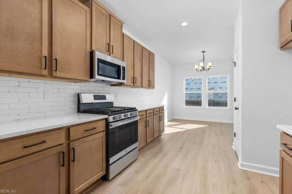 Suffolk, Virginia 23435, United States, 2 Bedrooms Bedrooms, ,3 BathroomsBathrooms,Residential,Pending,194390