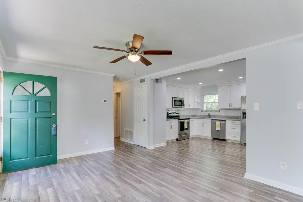 541 Mango DR