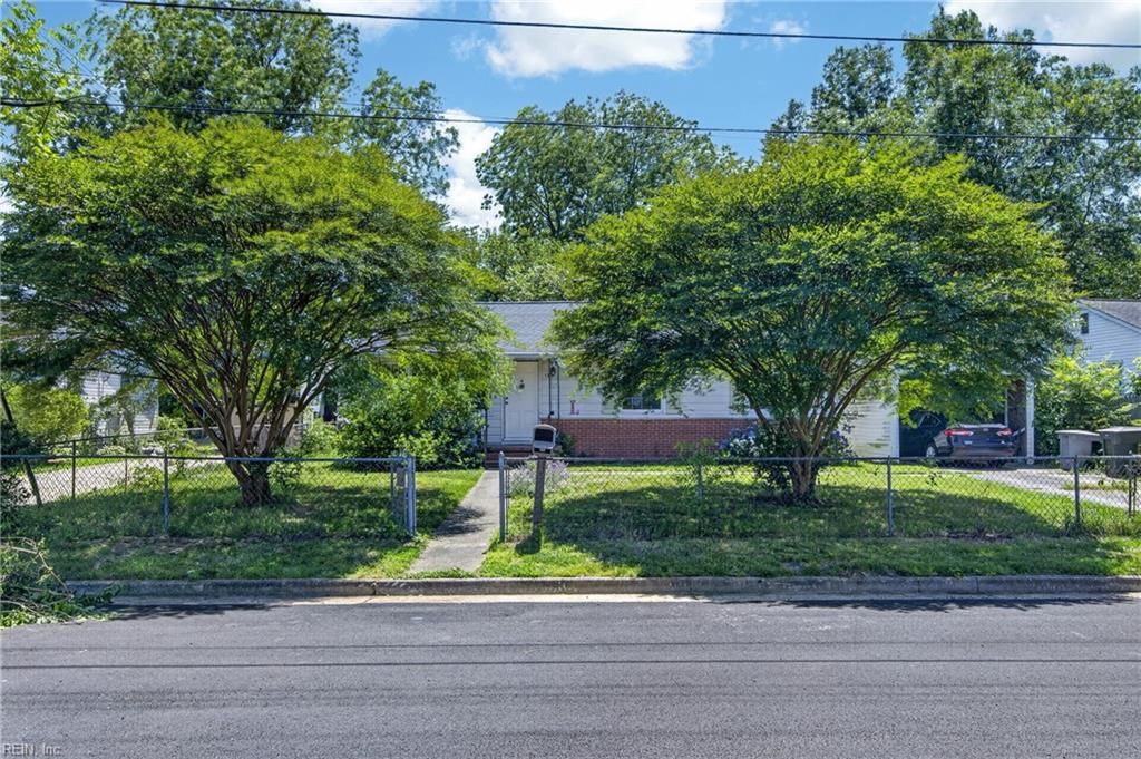 Photo of 185 Findley Square, Hampton, VA 23666 (MLS # 10637198)