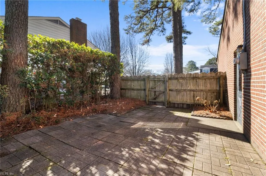 Portsmouth, Virginia 23707, United States, 3 Bedrooms Bedrooms, ,2 BathroomsBathrooms,Residential,Pending,79091