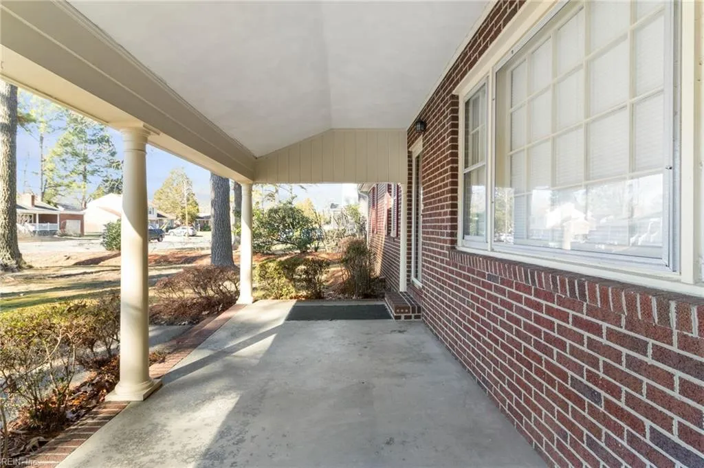 Portsmouth, Virginia 23707, United States, 3 Bedrooms Bedrooms, ,2 BathroomsBathrooms,Residential,Pending,79091