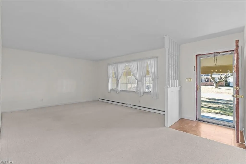 Portsmouth, Virginia 23707, United States, 3 Bedrooms Bedrooms, ,2 BathroomsBathrooms,Residential,Pending,79091