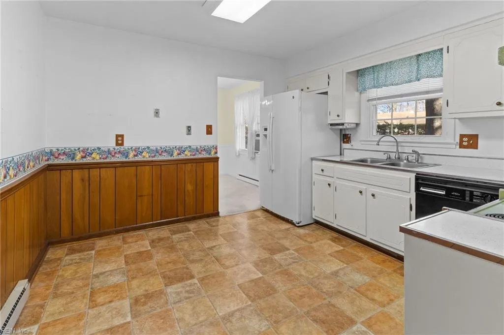 Portsmouth, Virginia 23707, United States, 3 Bedrooms Bedrooms, ,2 BathroomsBathrooms,Residential,Pending,79091