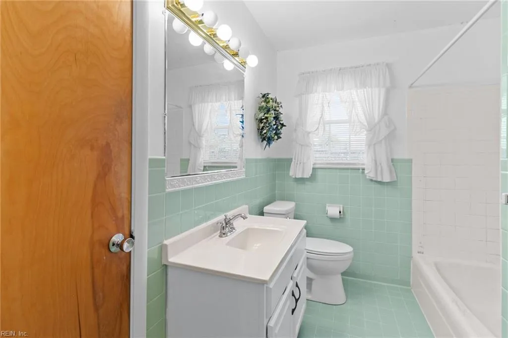 Portsmouth, Virginia 23707, United States, 3 Bedrooms Bedrooms, ,2 BathroomsBathrooms,Residential,Pending,79091