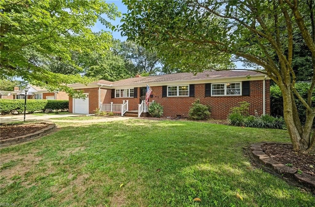 Photo of 1234 Modoc Avenue, Norfolk, VA 23503 (MLS # 10651188)
