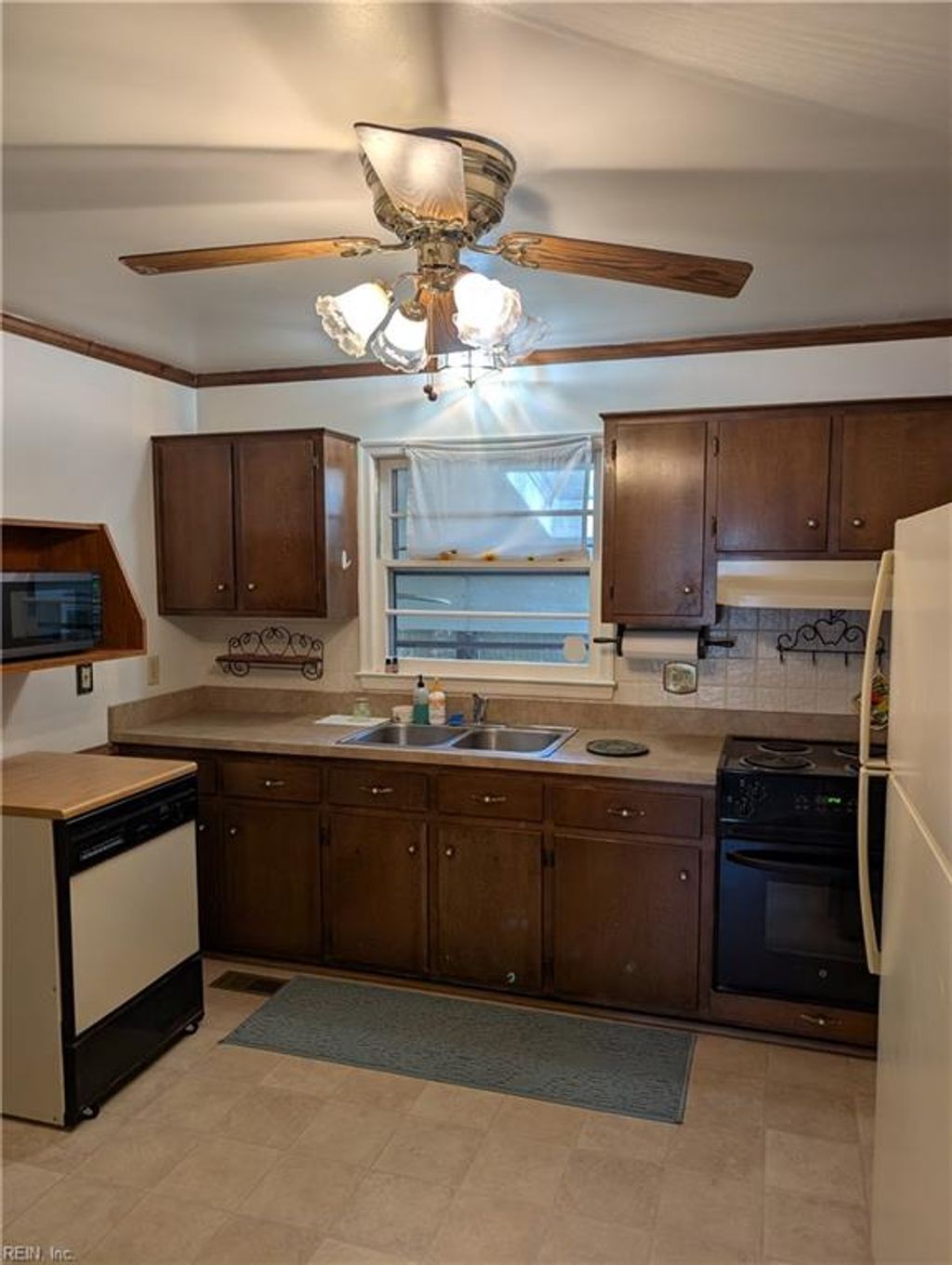 Photo of 286 Sanlin Drive, Newport News, VA 23602 (MLS # 10608533)