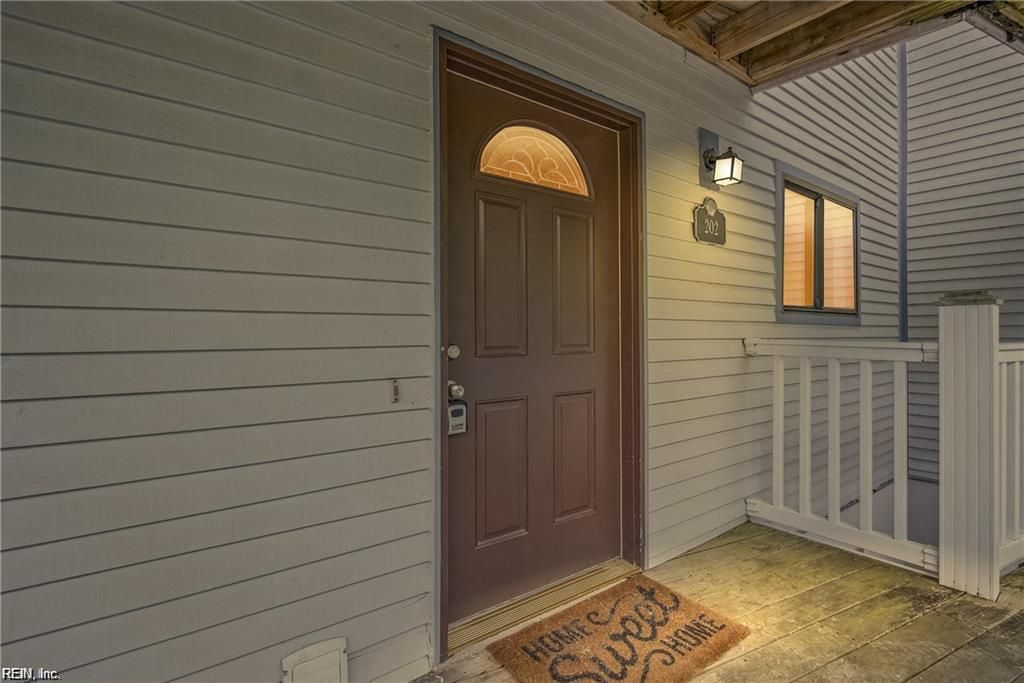 Photo of 3200 Lynnhaven Drive #202, Virginia Beach, VA 23451 (MLS # 10624071)