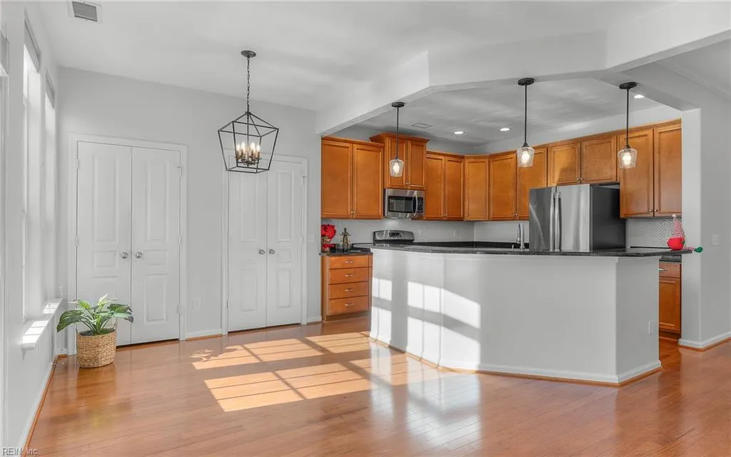 Virginia Beach, Virginia 23455, United States, 5 Bedrooms Bedrooms, ,3 BathroomsBathrooms,Residential,Active,248468