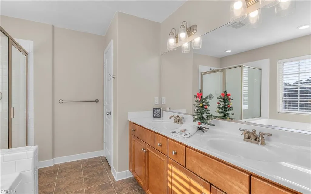 Virginia Beach, Virginia 23455, United States, 5 Bedrooms Bedrooms, ,3 BathroomsBathrooms,Residential,Active,248468