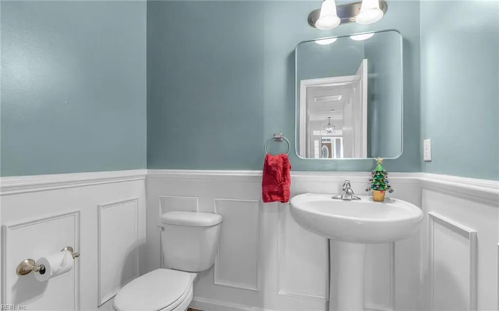 Virginia Beach, Virginia 23455, United States, 5 Bedrooms Bedrooms, ,3 BathroomsBathrooms,Residential,Active,248468