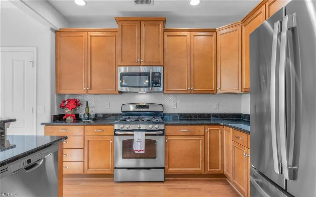 Virginia Beach, Virginia 23455, United States, 5 Bedrooms Bedrooms, ,3 BathroomsBathrooms,Residential,Active,248468