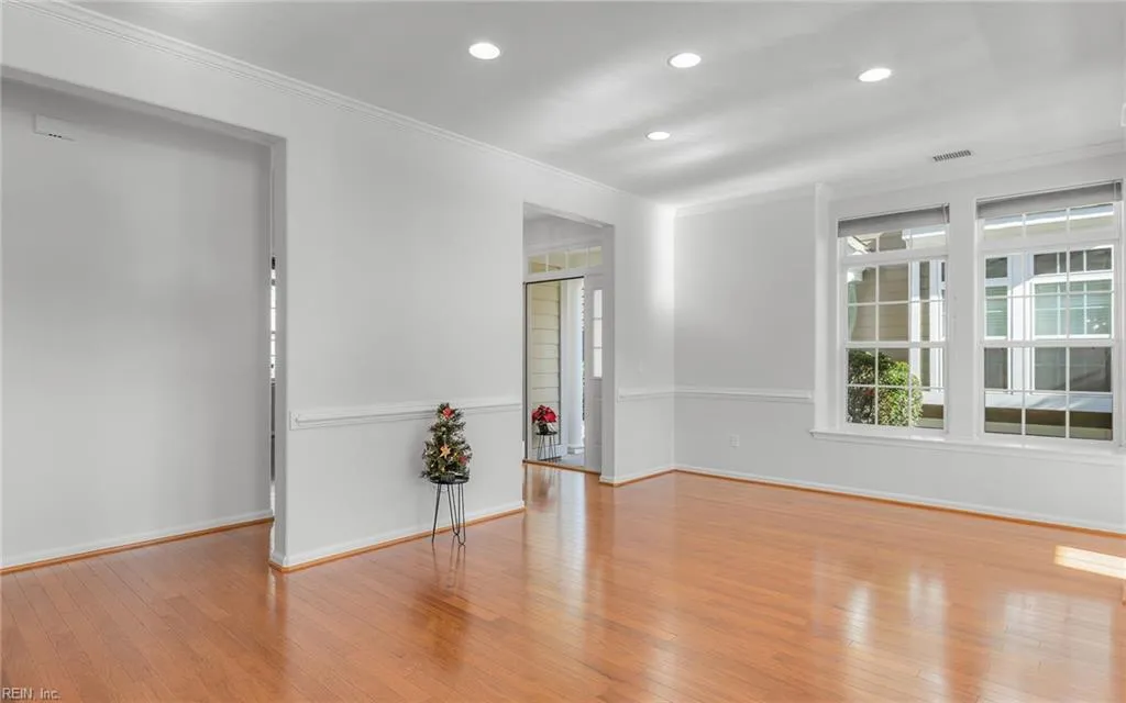 Virginia Beach, Virginia 23455, United States, 5 Bedrooms Bedrooms, ,3 BathroomsBathrooms,Residential,Active,248468