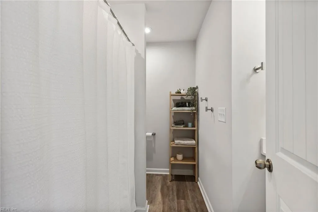 Chesapeake, Virginia 23323, United States, 4 Bedrooms Bedrooms, ,4 BathroomsBathrooms,Residential,Pending,9332