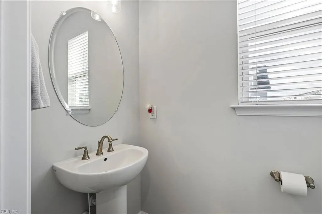 Chesapeake, Virginia 23323, United States, 4 Bedrooms Bedrooms, ,4 BathroomsBathrooms,Residential,Pending,9332