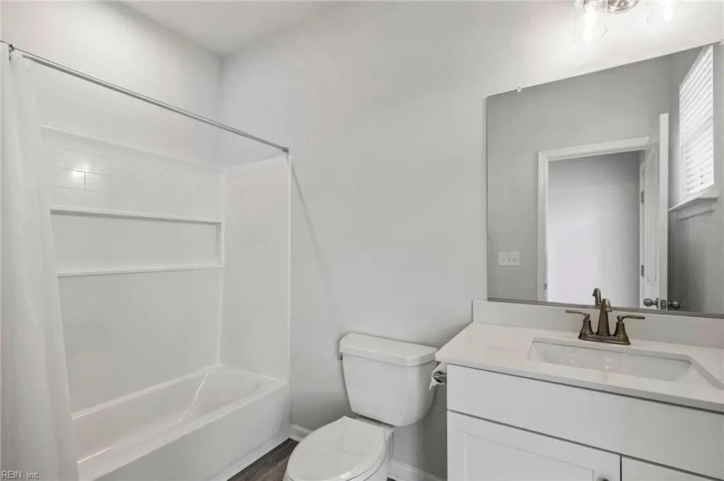 Chesapeake, Virginia 23323, United States, 4 Bedrooms Bedrooms, ,4 BathroomsBathrooms,Residential,Pending,9332