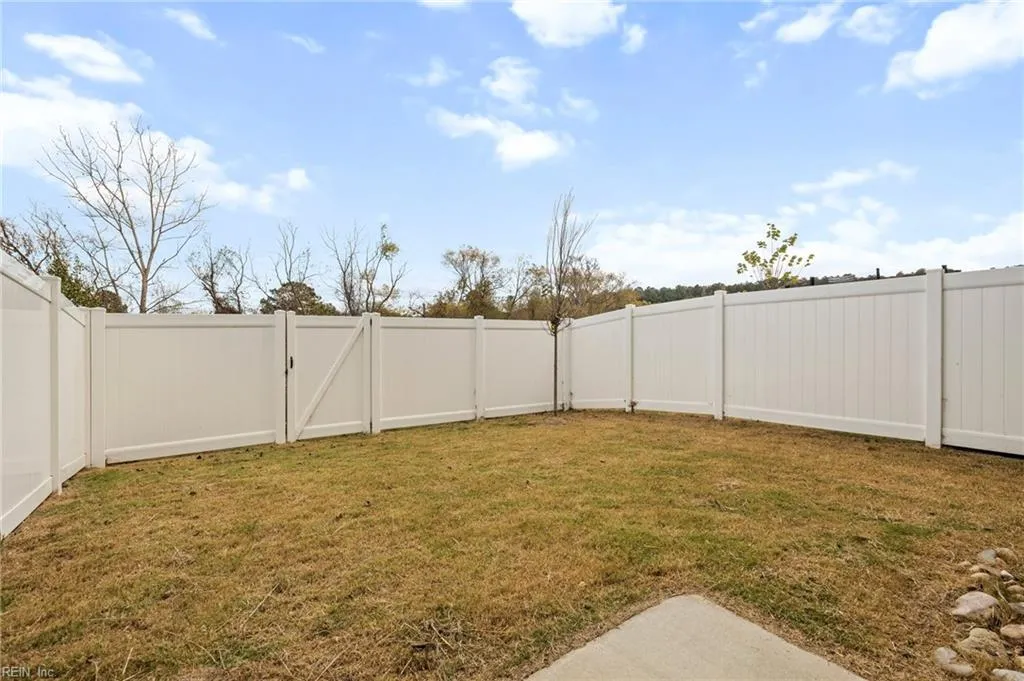 Chesapeake, Virginia 23323, United States, 4 Bedrooms Bedrooms, ,4 BathroomsBathrooms,Residential,Pending,9332