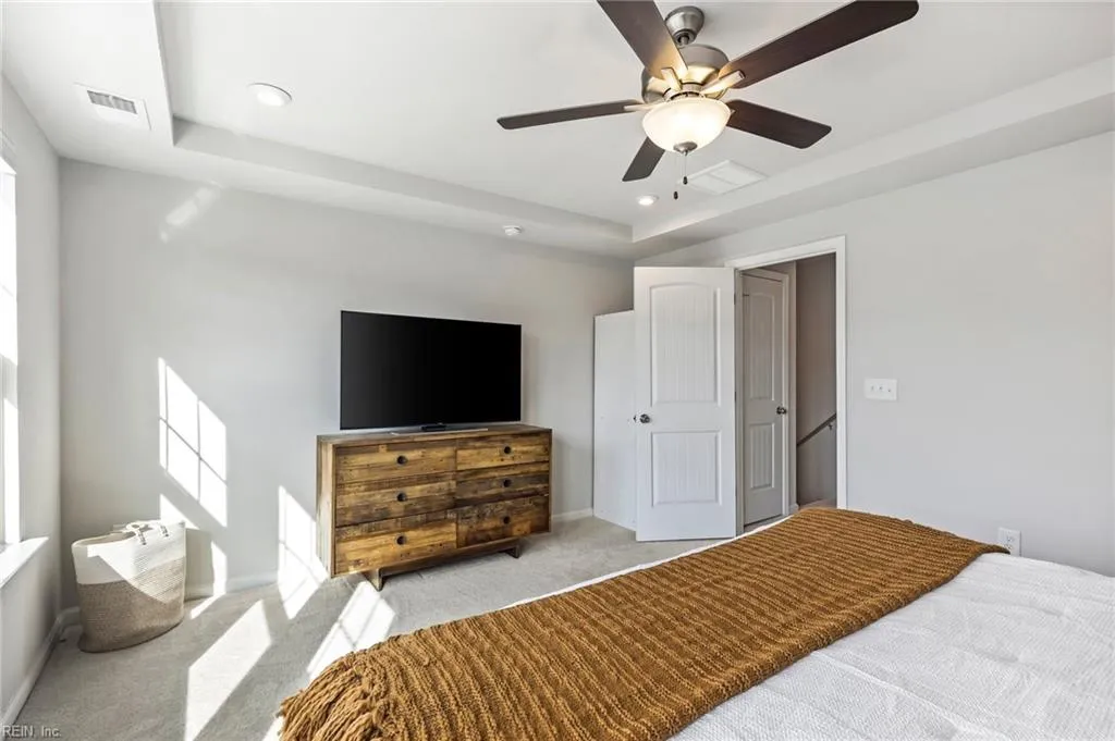 Chesapeake, Virginia 23323, United States, 4 Bedrooms Bedrooms, ,4 BathroomsBathrooms,Residential,Pending,9332