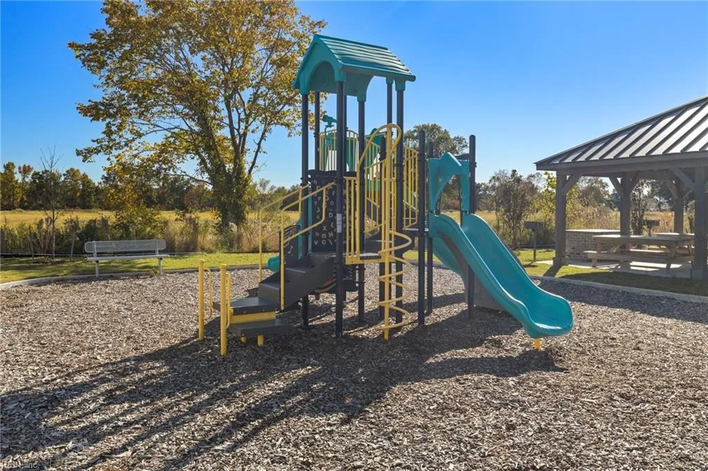 Chesapeake, Virginia 23323, United States, 4 Bedrooms Bedrooms, ,4 BathroomsBathrooms,Residential,Pending,9332