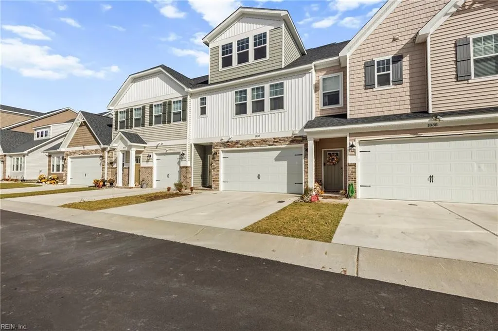 Chesapeake, Virginia 23323, United States, 4 Bedrooms Bedrooms, ,4 BathroomsBathrooms,Residential,Pending,9332