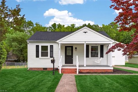 Photo of 8 E Commodore Drive, Newport News, VA 23608 (MLS # 10636991)