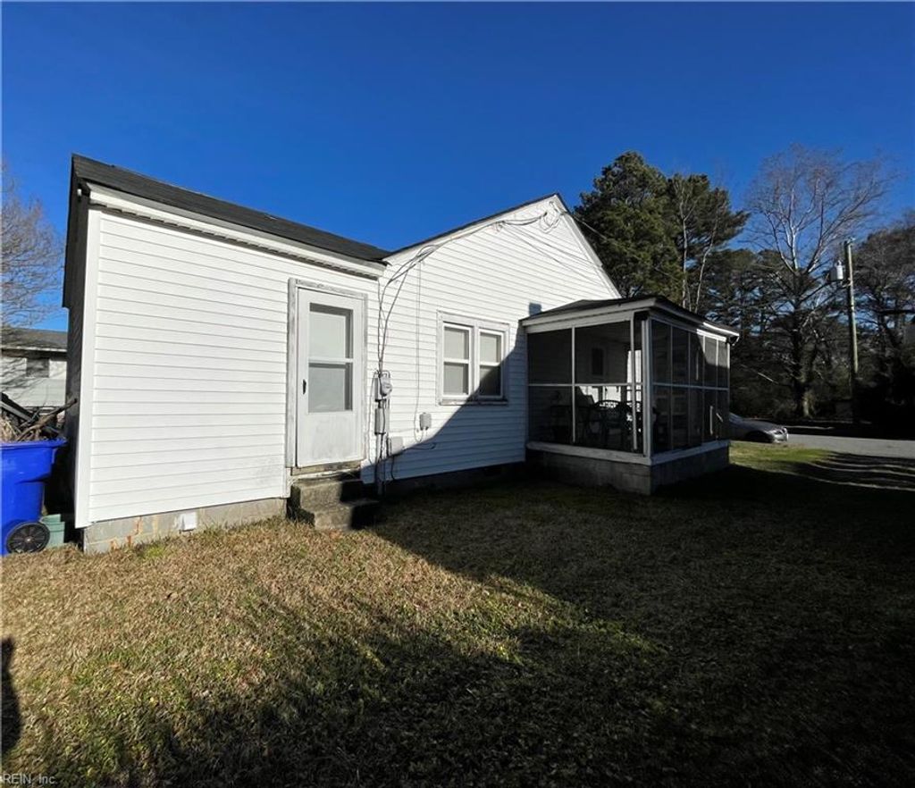 Photo of 306 Stonewall Street, Franklin, VA 23851 (MLS # 10637533)
