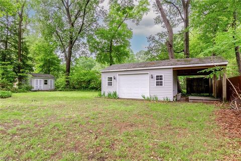 Single Family Residence in Yorktown VA 103 Heatherwood Lane 27.jpg