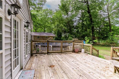 Single Family Residence in Yorktown VA 103 Heatherwood Lane 22.jpg