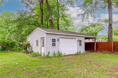 Single Family Residence in Yorktown VA 103 Heatherwood Lane 28.jpg