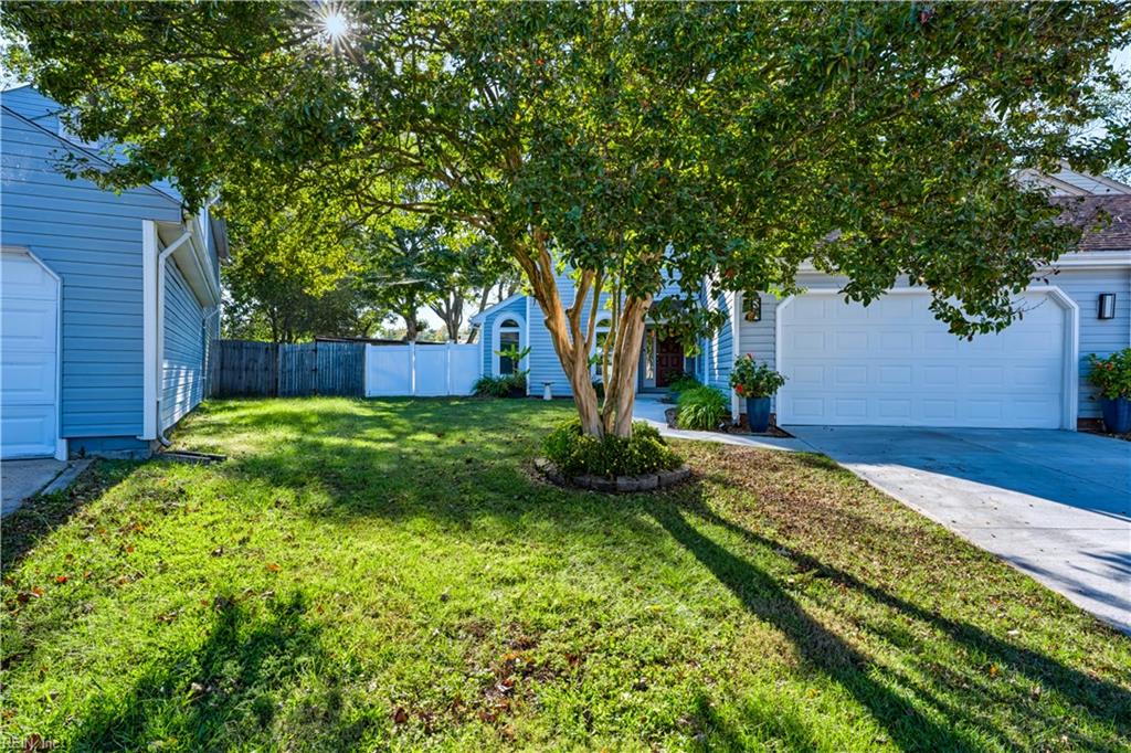 Photo of 917 Chimney Hill Parkway, Virginia Beach, VA 23462 (MLS # 10657729)