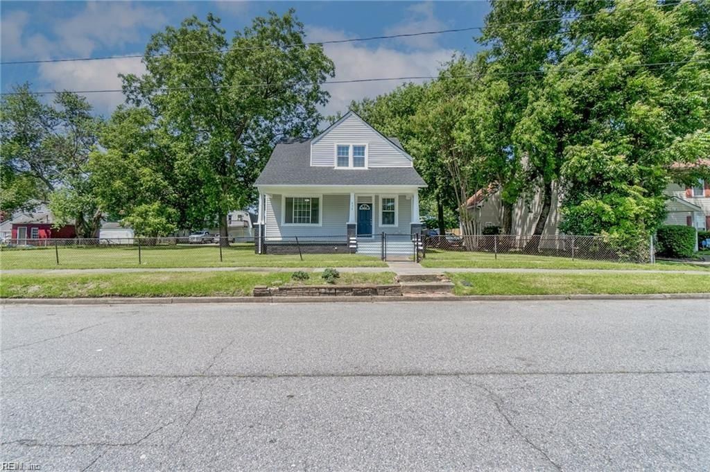 Photo of 632 Hamilton Avenue, Portsmouth, VA 23707 (MLS # 10623135)