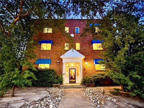 Photo of 1915 Colonial Avenue #3, Norfolk, VA 23517 (MLS # 10611889)