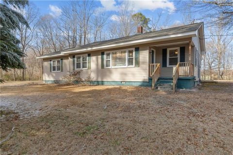 Photo of 8105 Longstreet Lane, Suffolk, VA 23438 (MLS # 10618379)