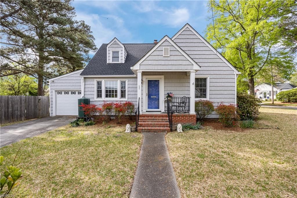 Photo of 1431 Magnolia Avenue, Norfolk, VA 23508 (MLS # 10629143)