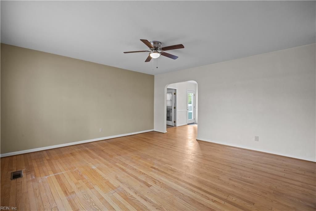 Photo of 1431 Magnolia Avenue, Norfolk, VA 23508 (MLS # 10629143)
