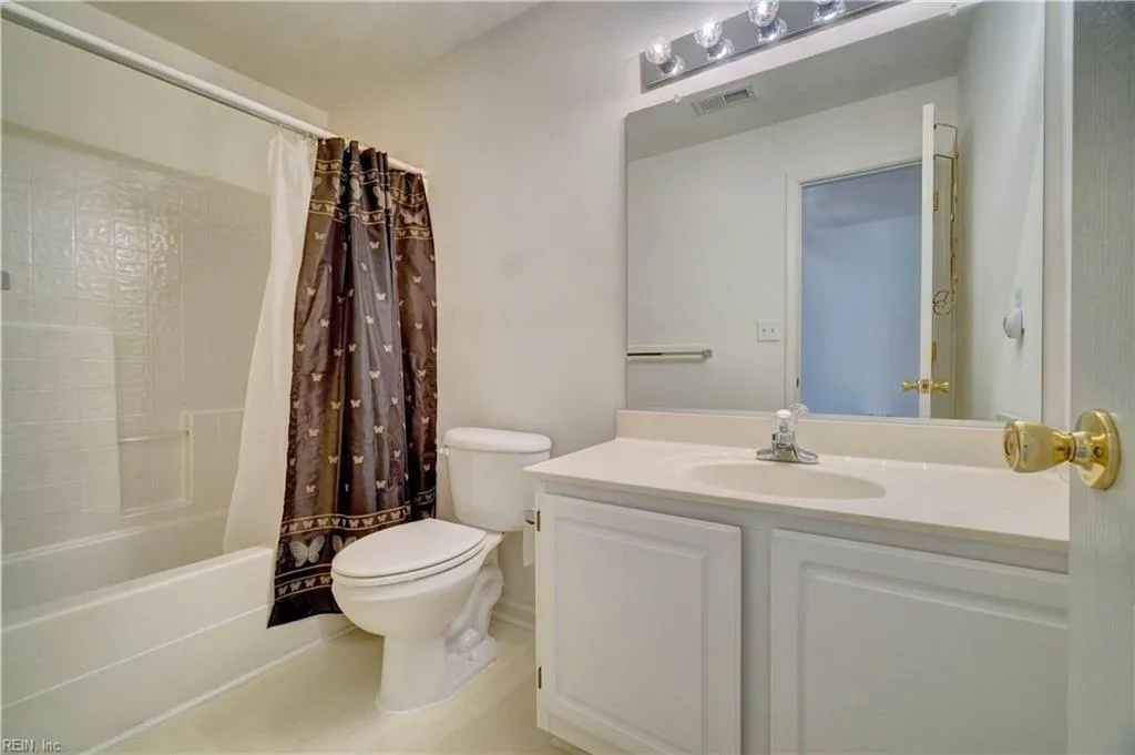 Suffolk, Virginia 23435, United States, 4 Bedrooms Bedrooms, ,3 BathroomsBathrooms,Residential,Active,168641