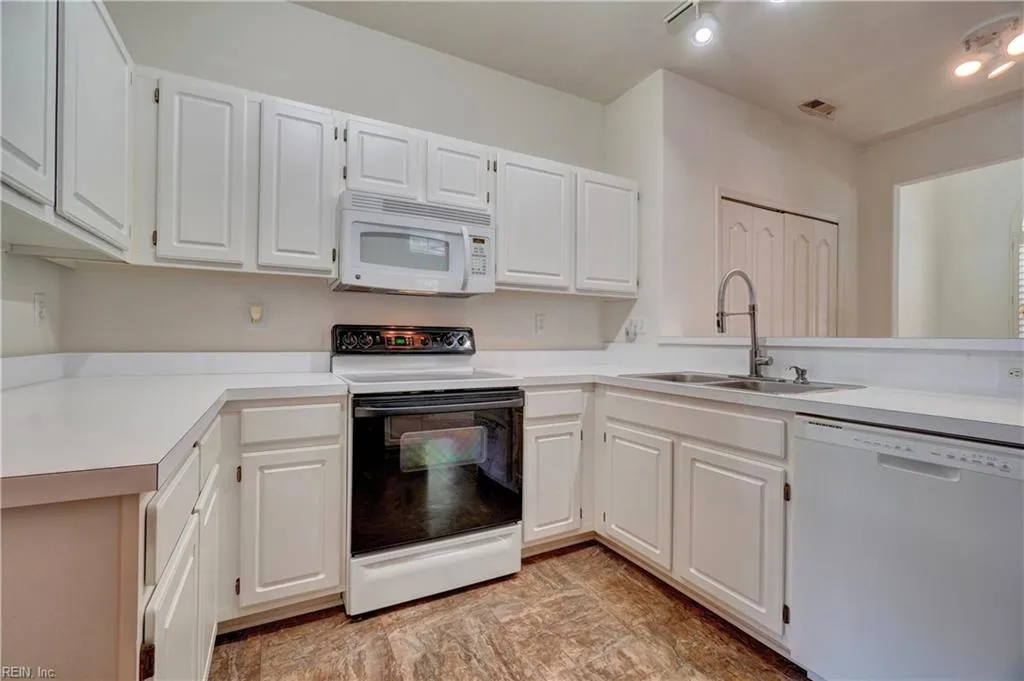 Suffolk, Virginia 23435, United States, 4 Bedrooms Bedrooms, ,3 BathroomsBathrooms,Residential,Active,168641