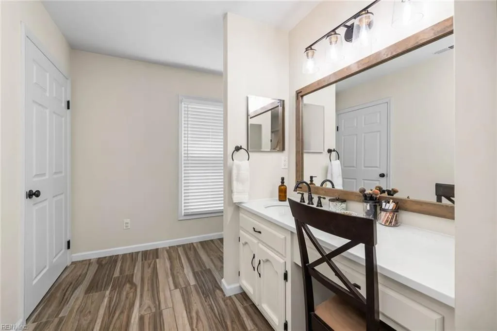 Virginia Beach, Virginia 23455, United States, 5 Bedrooms Bedrooms, ,3 BathroomsBathrooms,Residential,Pending,120522