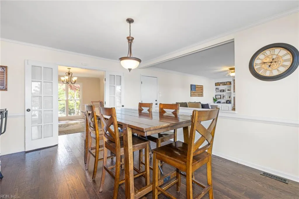 Virginia Beach, Virginia 23455, United States, 5 Bedrooms Bedrooms, ,3 BathroomsBathrooms,Residential,Pending,120522