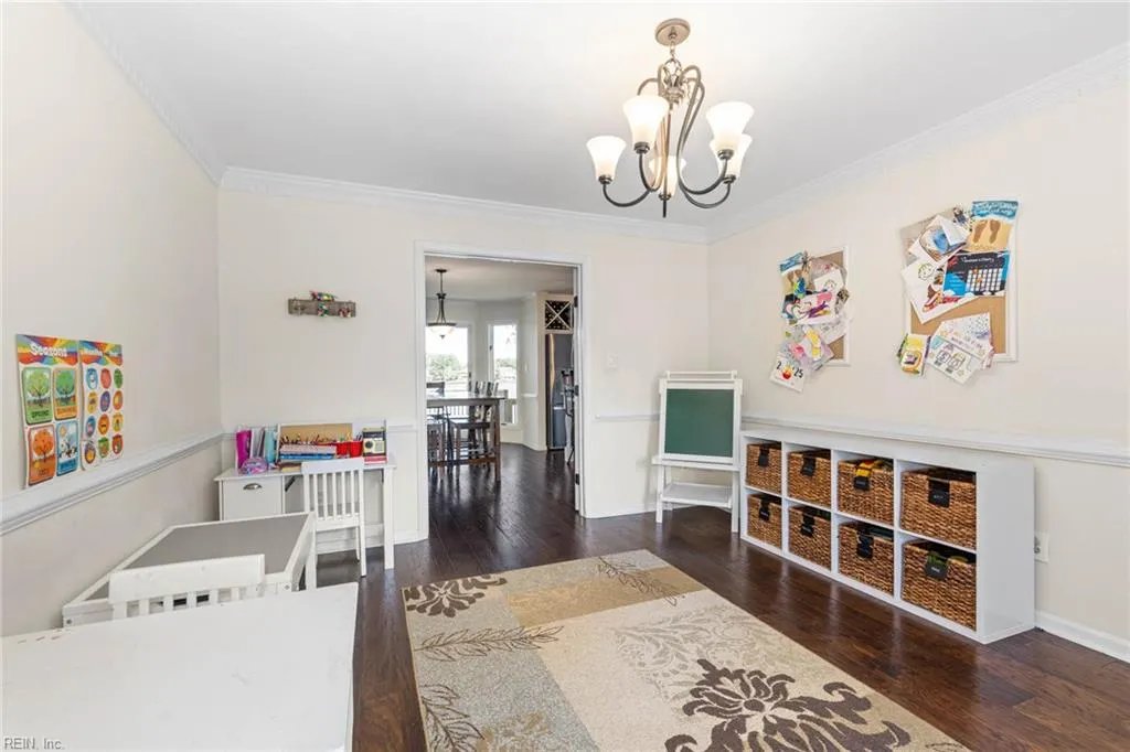 Virginia Beach, Virginia 23455, United States, 5 Bedrooms Bedrooms, ,3 BathroomsBathrooms,Residential,Pending,120522