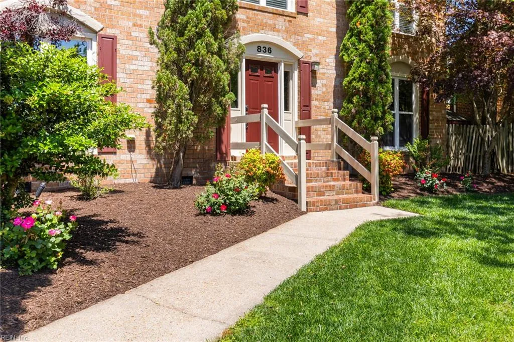 Virginia Beach, Virginia 23455, United States, 5 Bedrooms Bedrooms, ,3 BathroomsBathrooms,Residential,Pending,120522