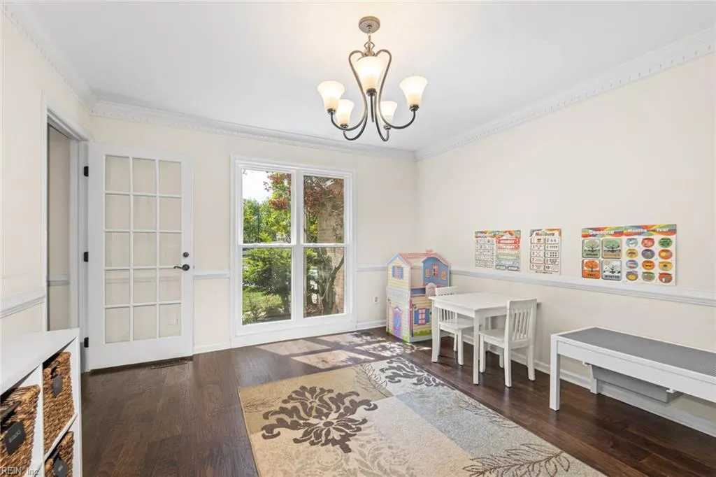 Virginia Beach, Virginia 23455, United States, 5 Bedrooms Bedrooms, ,3 BathroomsBathrooms,Residential,Pending,120522